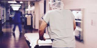 La falta de TIGAS en el Hospital Infanta Cristina pone en peligro la seguridad de los pacientes y supone una sobrecarga física y mental para los trabajadores